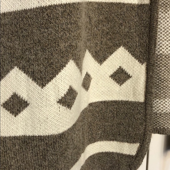 Boutique T.C. Elli’s Sweater Cardigan Poncho - Picture 2 of 6